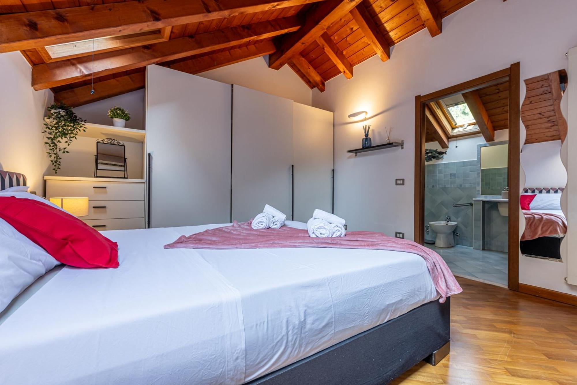 Romantic Suite Navigli - 15Min Duomo - Free Parking Milan Exterior photo